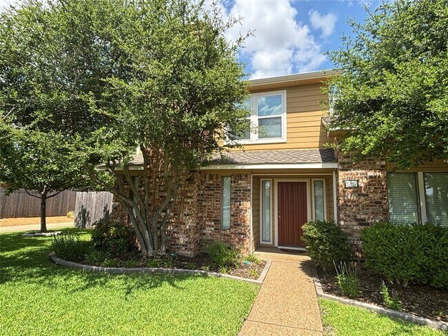 Foto del edificio - 3302 Wells Dr
