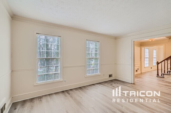 Building Photo - 1337 Arlene Ct SW