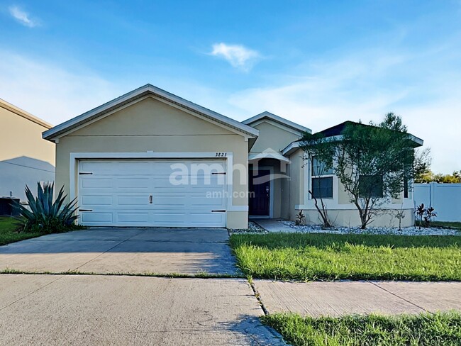 Building Photo - 3825 Crystal Dew St