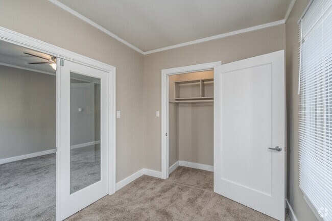 1 habitación, 1 baño - 550 pies cuadrados - Dormitorio - Cornelius Apartments