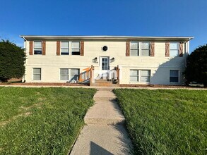 Building Photo - 5930 Fiesta Ave