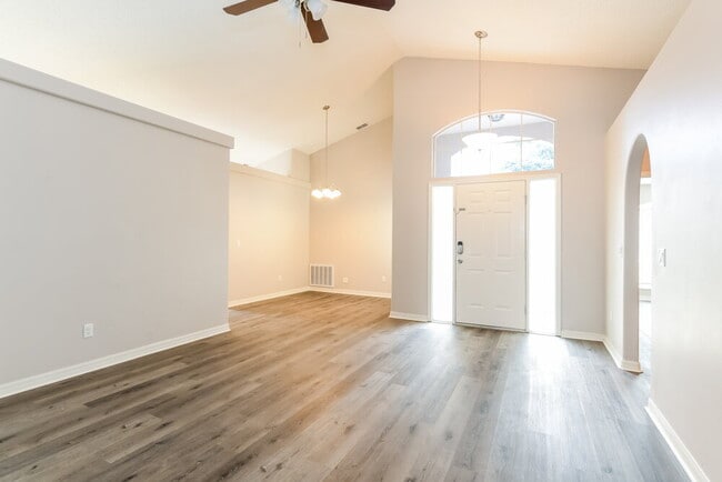 Building Photo - 2129 Fish Eagle St