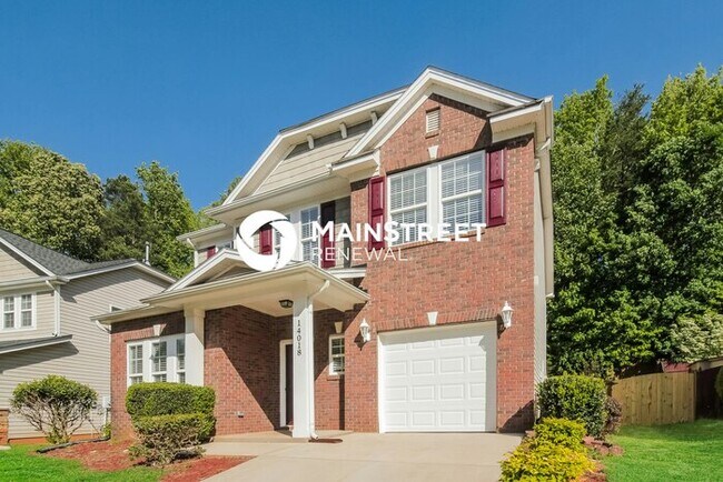 Building Photo - 4 Bedroom Pet-Friendly Home in Charlotte, NC with Main Street Renewal