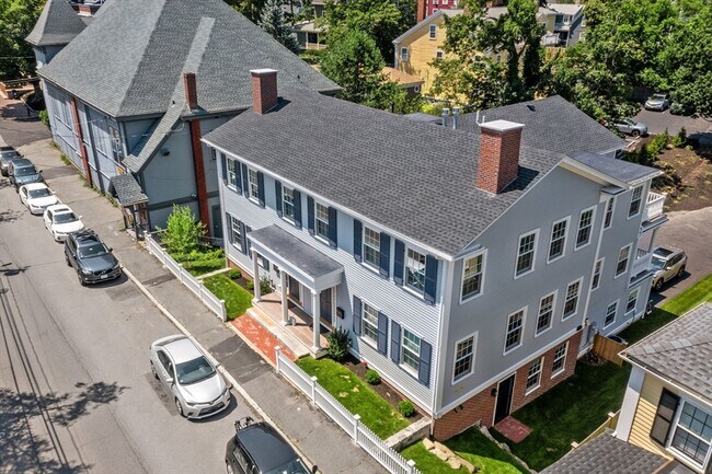 Building Photo - 49 Pleasant St