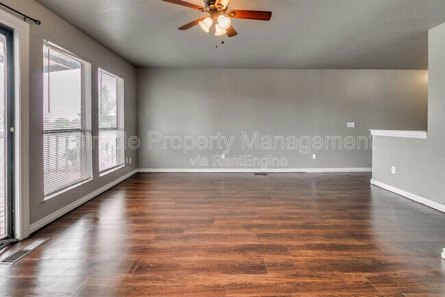 Foto del edificio - 10617 N MacArthur Blvd