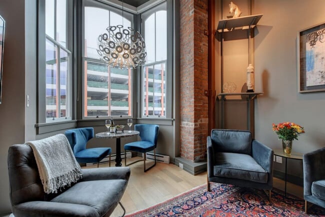 Building Photo - 562 Yates St