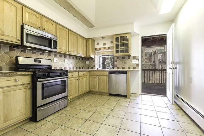 Building Photo - 342 Pavonia Ave