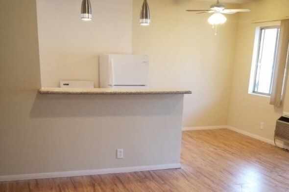 Building Photo - 515 N Wilson Ave