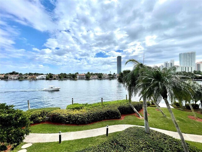 Foto del edificio - 19707 Turnberry Way