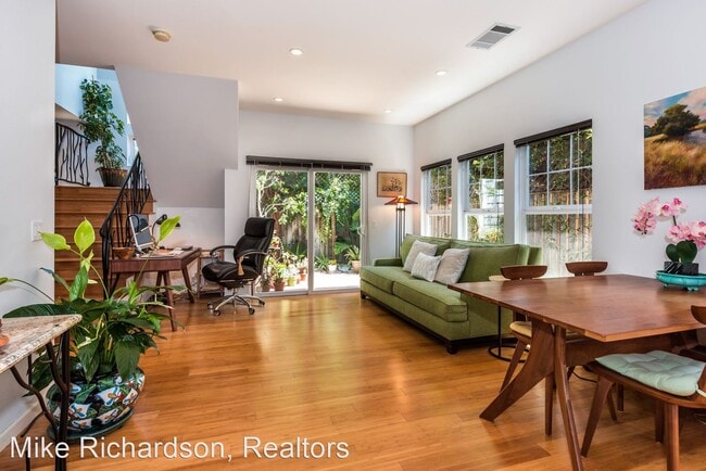 Building Photo - 2 br, 2 bath House - 513 Coronel Pl Unit #6