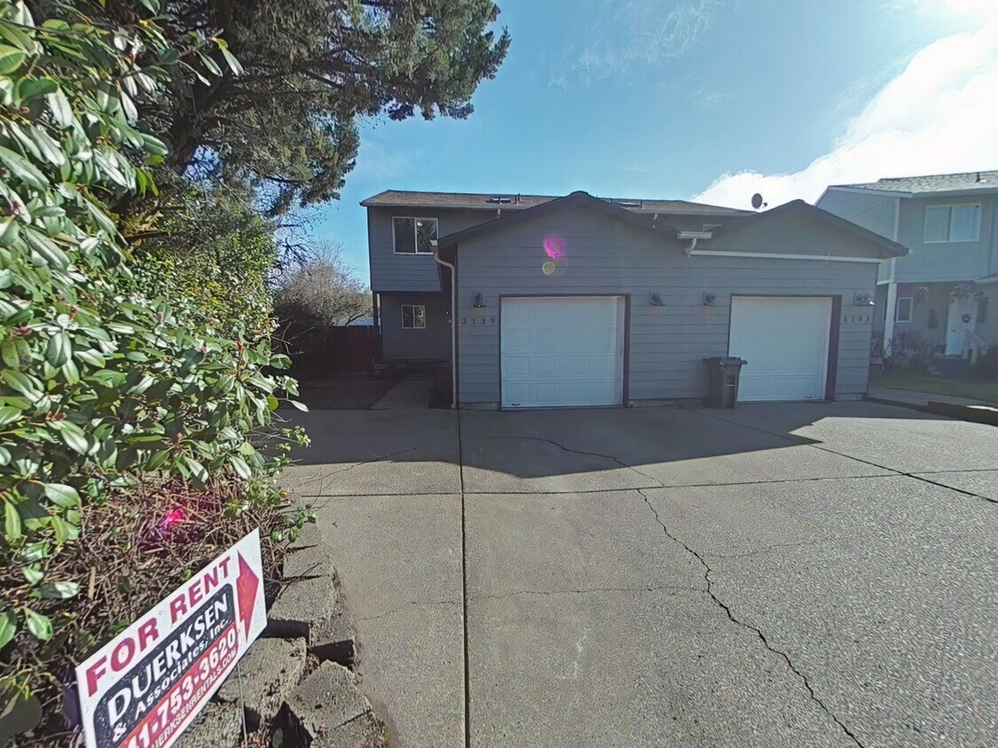 Primary Photo - 3 Bedroom Townhouse ~ North Corvallis ~ Pe...