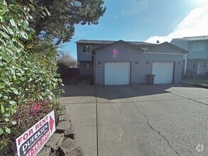 Building Photo - 3139 NE Flintlock Pl
