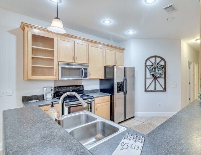 Foto del edificio - Spacious Ranch in the center of Richmond Hill