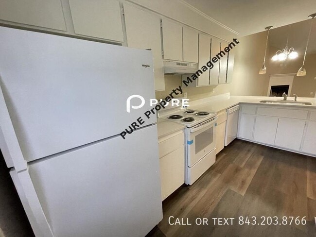 Building Photo - Beautiful 2-bed, 2-bath Ranch Style House ...