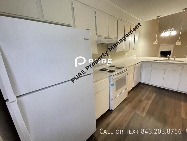 Foto del edificio - Beautiful 2-bed, 2-bath Ranch Style House ...