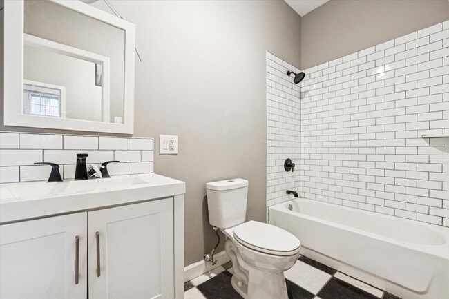 Building Photo - 2034 Mt Vernon St