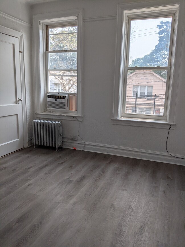 Foto del edificio - 2130 E 15th St