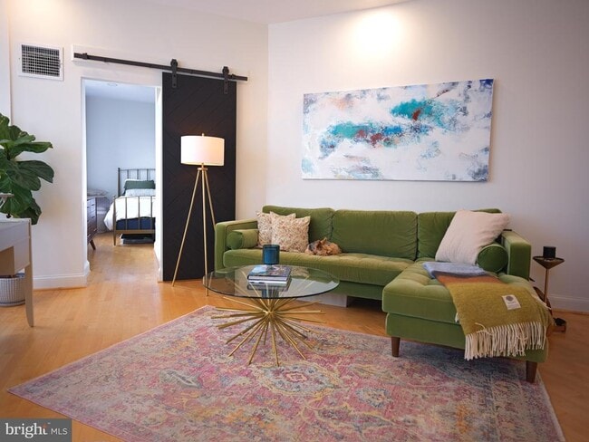 Foto del edificio - 1615 Q St NW
