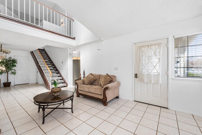 Foto del edificio - 42851 Lemonwood Dr