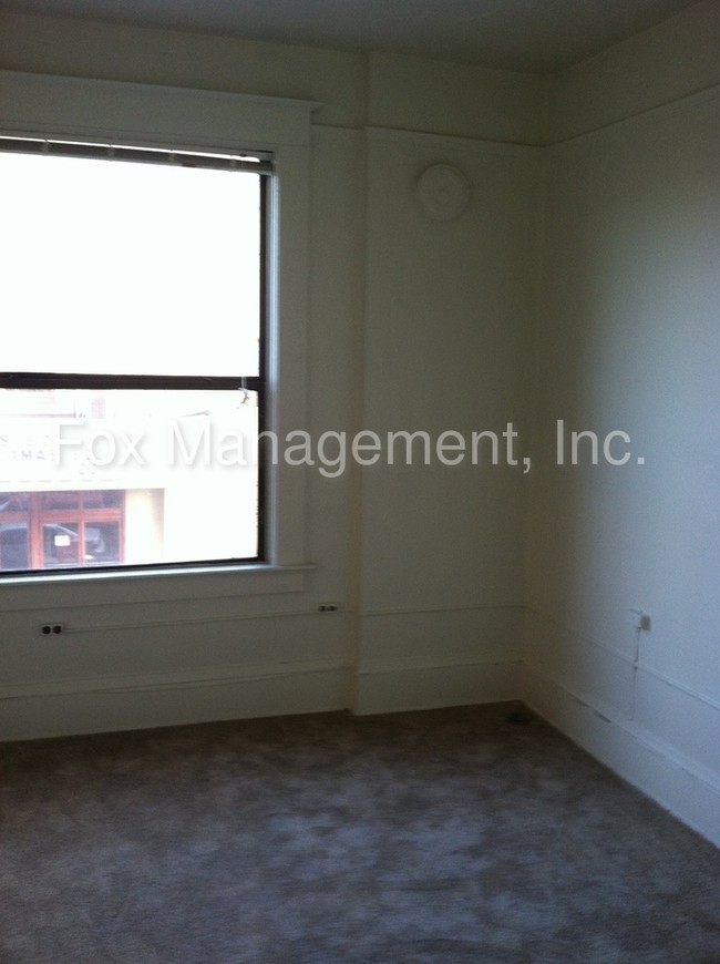 Foto del edificio - 3640 SE Hawthorne Blvd
