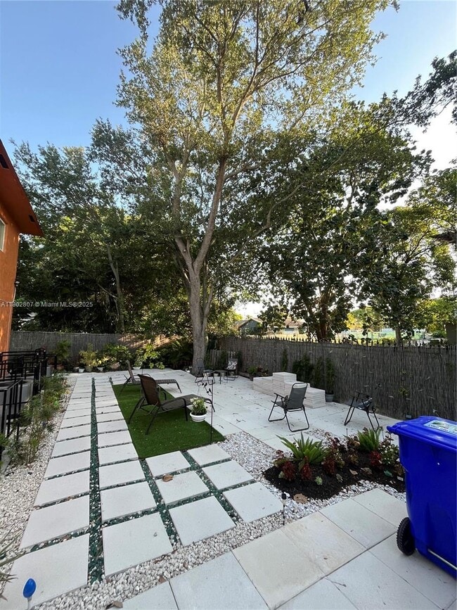 Building Photo - 441 NW 7th Terrace