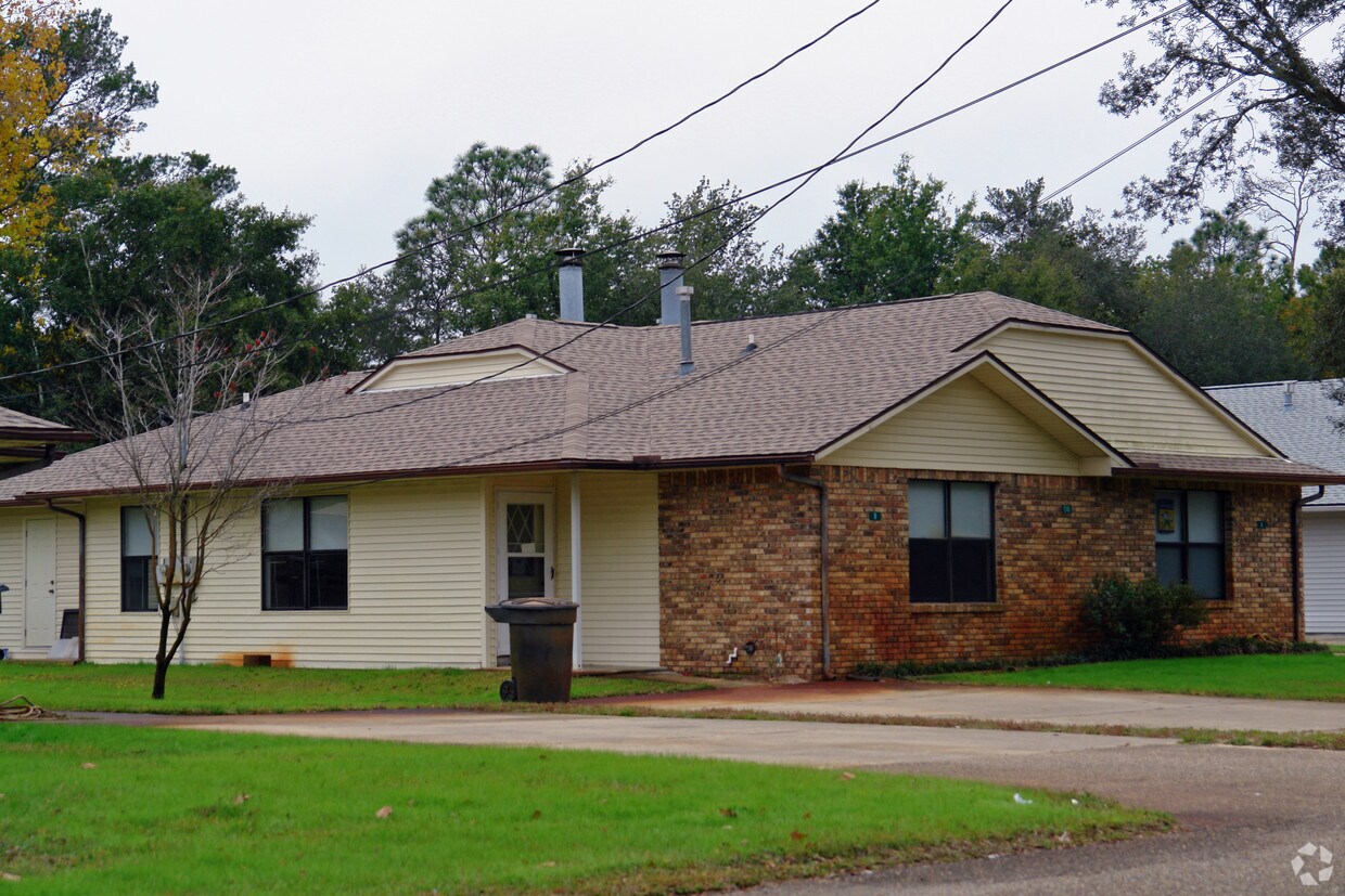 Building Photo - 512 Mcfarland Ave