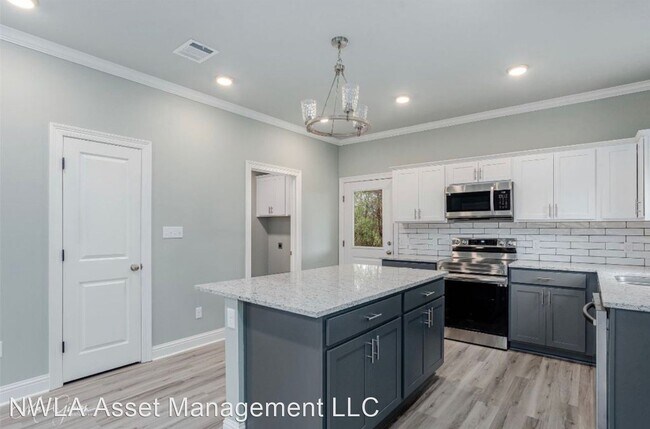 Foto del edificio - 3 br, 2 bath House - 5909 Glen Eagle Dr.