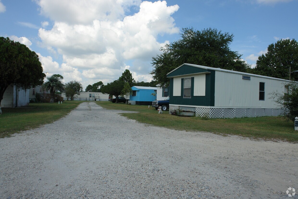 Foto del edificio - 2047 Bridal Rd