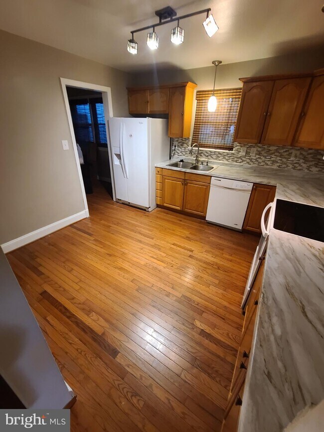 Foto del edificio - 4809 Sharon Rd