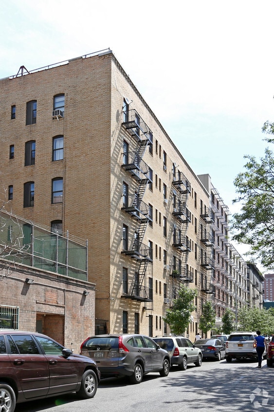 Building Photo - 211 W 146th