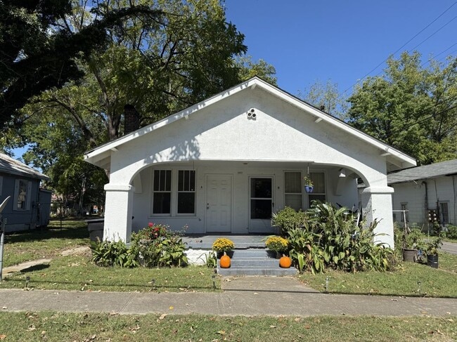 Building Photo - 207 E Lauderdale St
