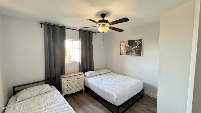 Foto del edificio - 10416 W Devonshire Ave