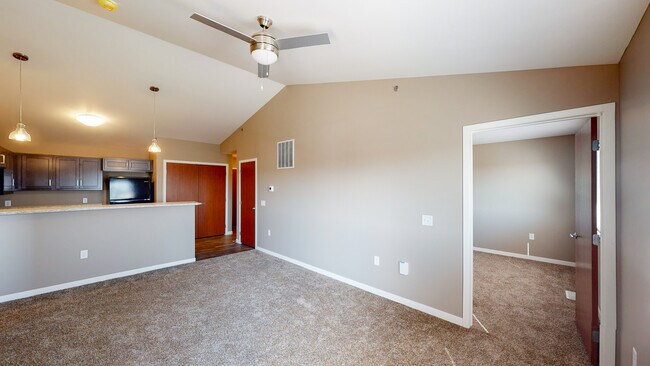 Living Space - Pinnacle Point Apartments