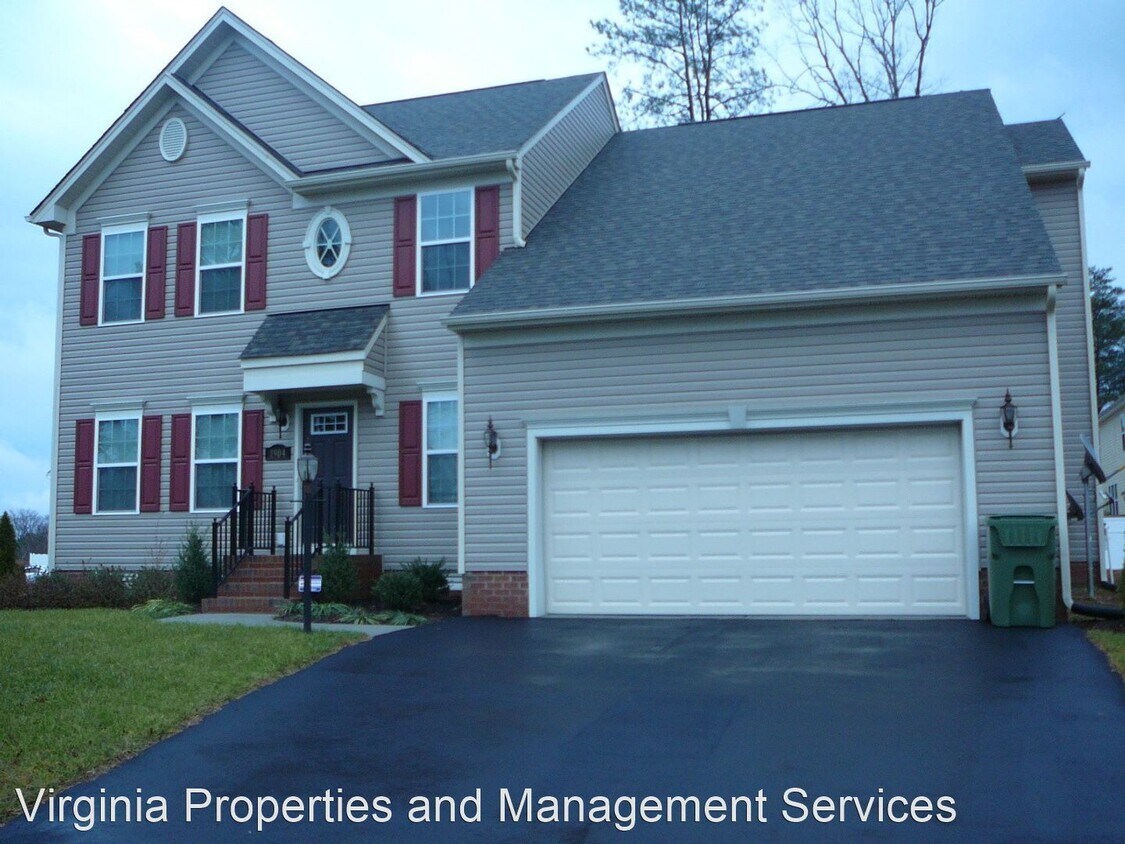 Foto principal - 1904 Cameron's Landing Ln