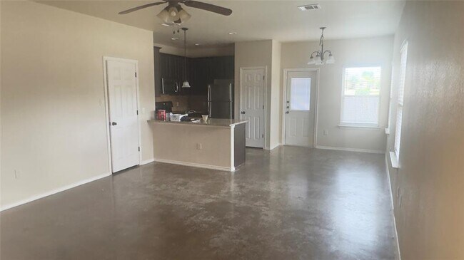 Foto del edificio - 366 Joanne Lp