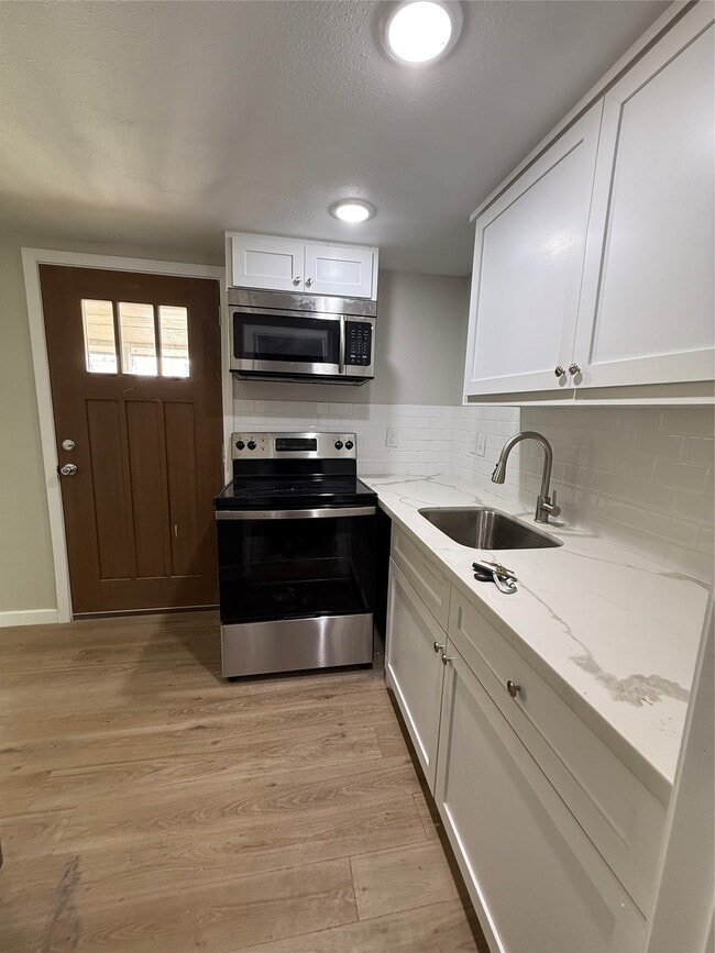Building Photo - 6708 Avenue I