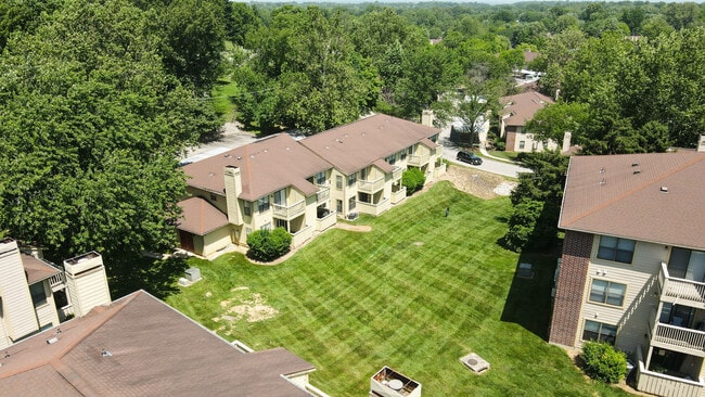 Building Photo - Lago Vista Apartments