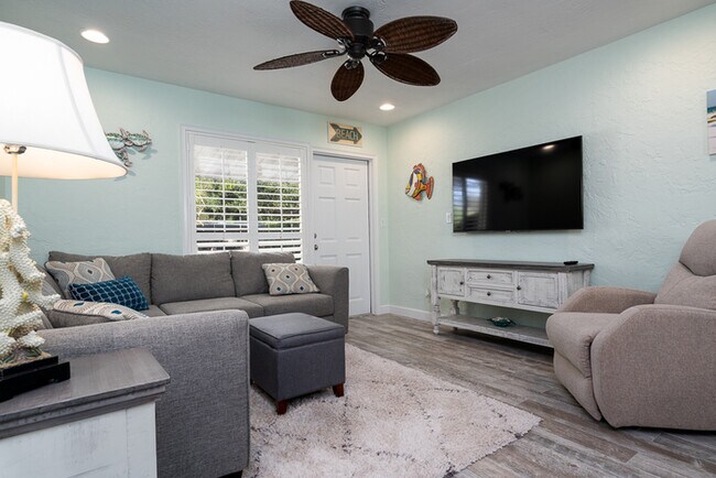 Building Photo - 821 11th Ave