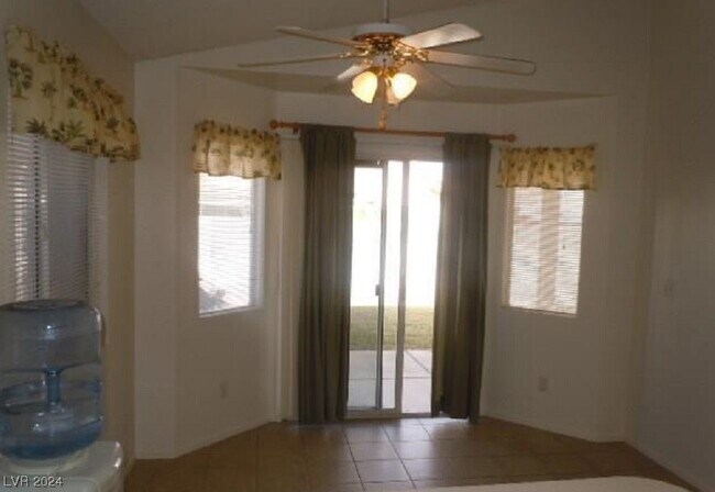 Foto del edificio - 6504 Fresh Meadows Ln