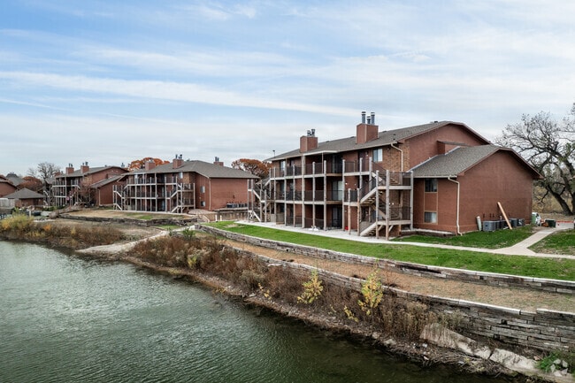 Building Photo - Marina Point Apartments