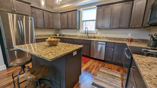 Foto del edificio - 4 Bed, 2 Story - Built in 2020