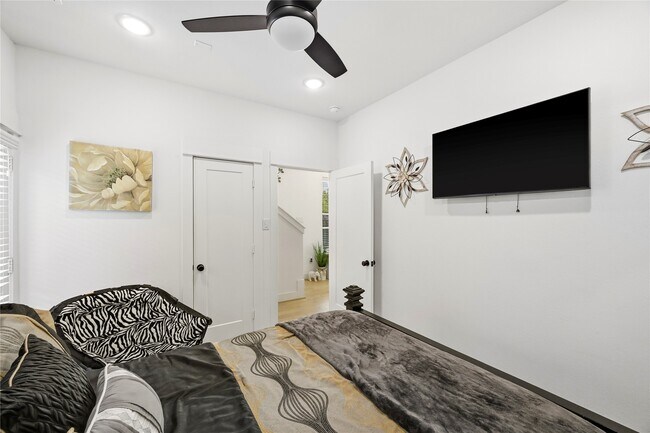 Foto del edificio - 2502 Tuam St