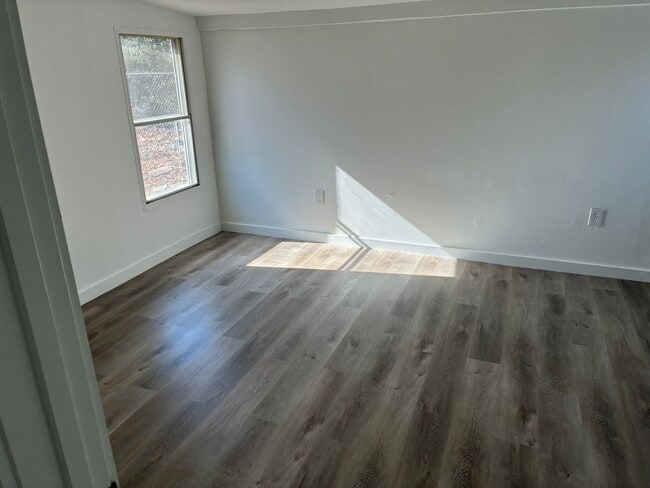 Building Photo - Newly remodeled home is located in Unionville NC