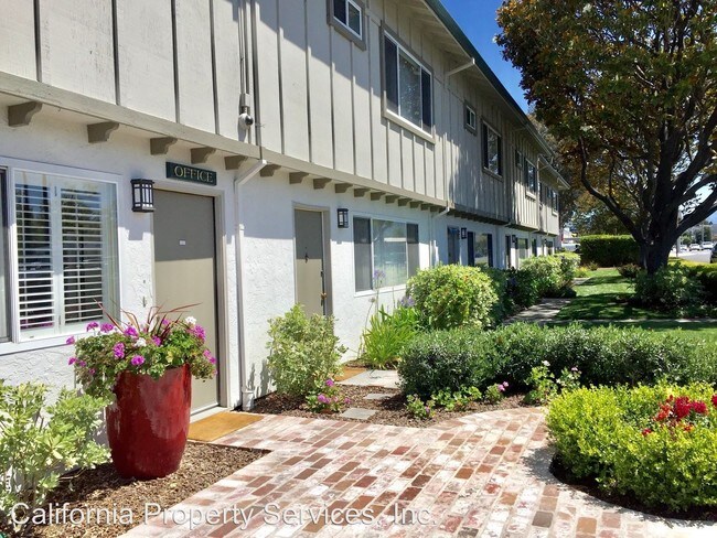 Foto del edificio - 1674 Hollenbeck Ave