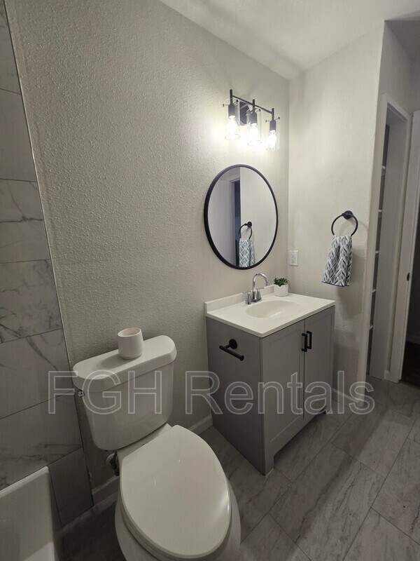 Foto del edificio - 12107 El Sendero St