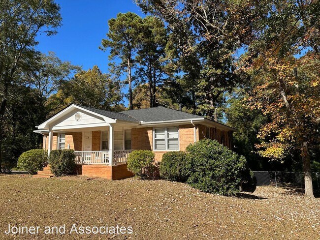 Building Photo - 3 br, 1.5 bath House - 125 Lakeshore Dr
