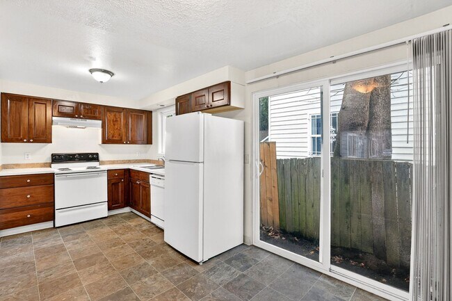 Building Photo - 4801-13 NE Killingsworth