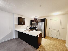 Building Photo - 667 Watt Blvd SW