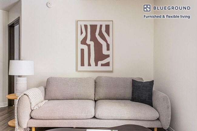 Foto del edificio - 10977 Bluffside Dr