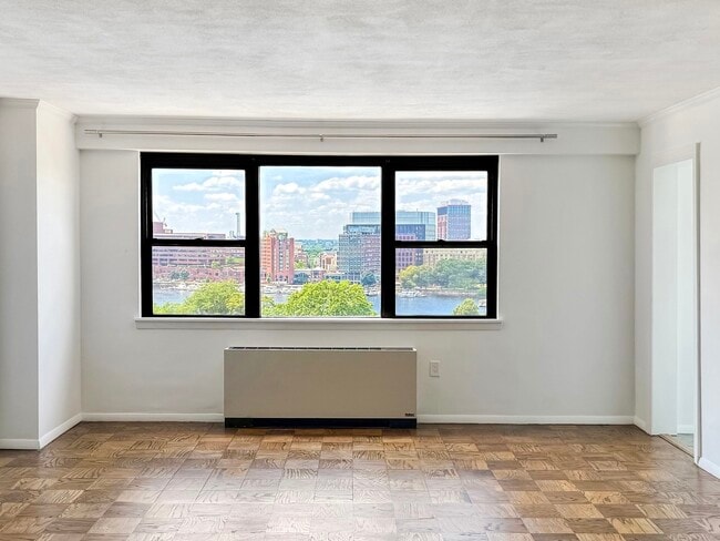 Building Photo - 8 Whittier Pl